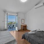 Ozzie - Private Pool - Seaview