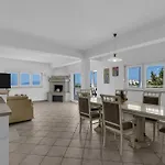 Ozzie - Private Pool - Seaview