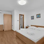 Ozzie - Private Pool - Seaview *