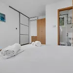 Ozzie - Private Pool - Seaview * Макарска