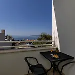 Ozzie - Private Pool - Seaview *