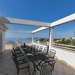 Ozzie - Private Pool - Seaview Макарска