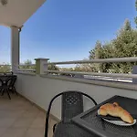 Ozzie - Private Pool - Seaview