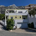 Ozzie - Private Pool - Seaview