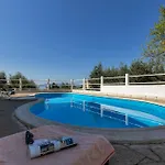 Ozzie - Private Pool - Seaview