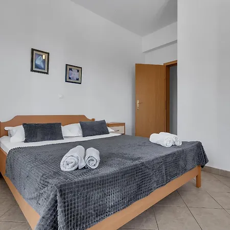 Ozzie - Private Pool - Seaview Villa