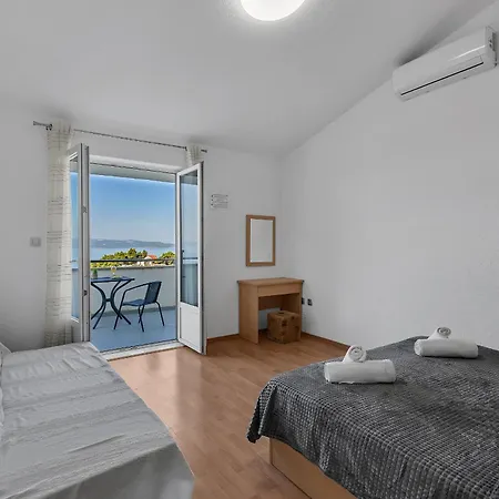 Ozzie - Private Pool - Seaview