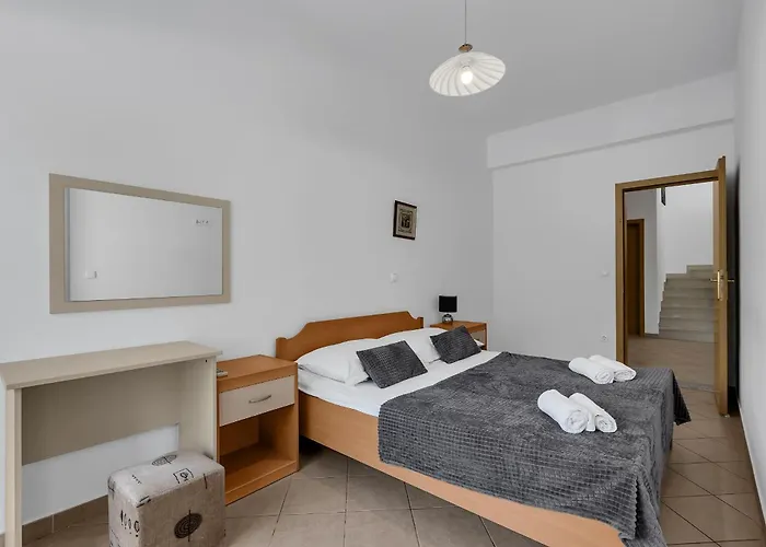 Ozzie - Private Pool - Seaview Villa