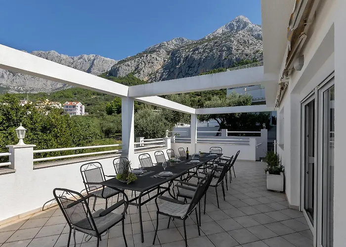 Ozzie - Private Pool - Seaview Villa Makarska