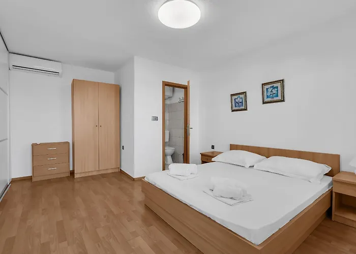 Ozzie - Private Pool - Seaview *