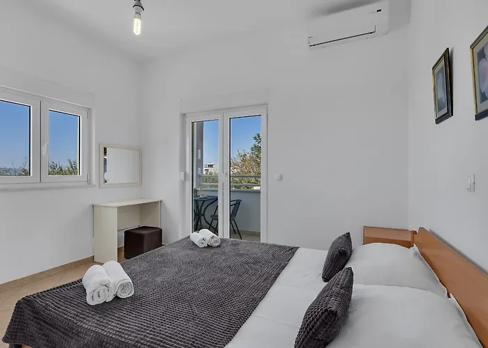 Ozzie - Private Pool - Seaview * Makarska