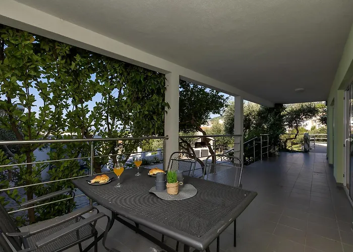 Villa Ozzie - Private Pool - Seaview *