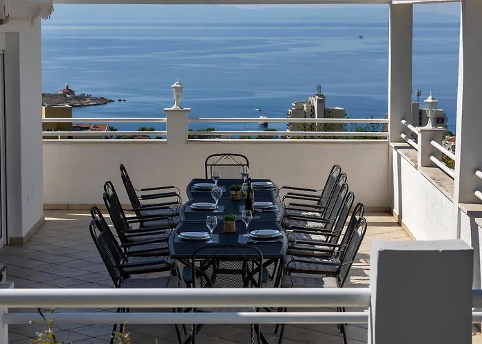 Ozzie - Private Pool - Seaview